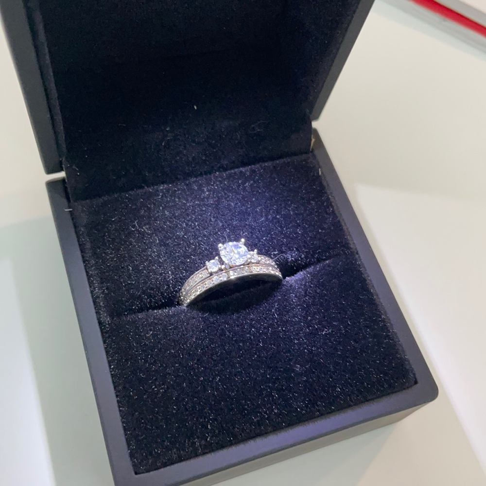Zirconia ring. Size 6